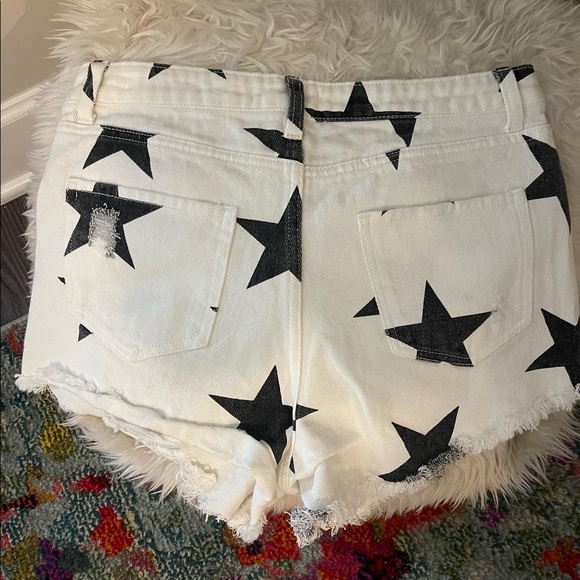 Super cute Peach Love (Boutique) Star shorts!! Worn once! Size small! - Picture 2 of 3